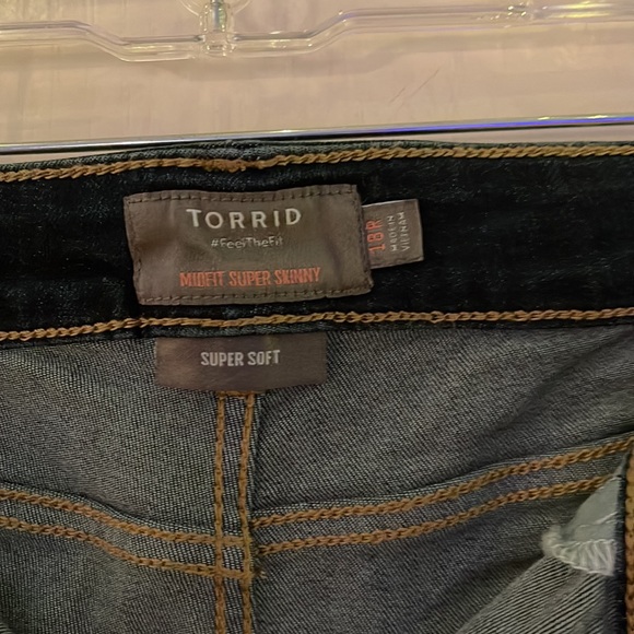 Torrid MIDFIT SKINNY SUPER SOFT MID-RISE JEAN - Picture 2 of 3
